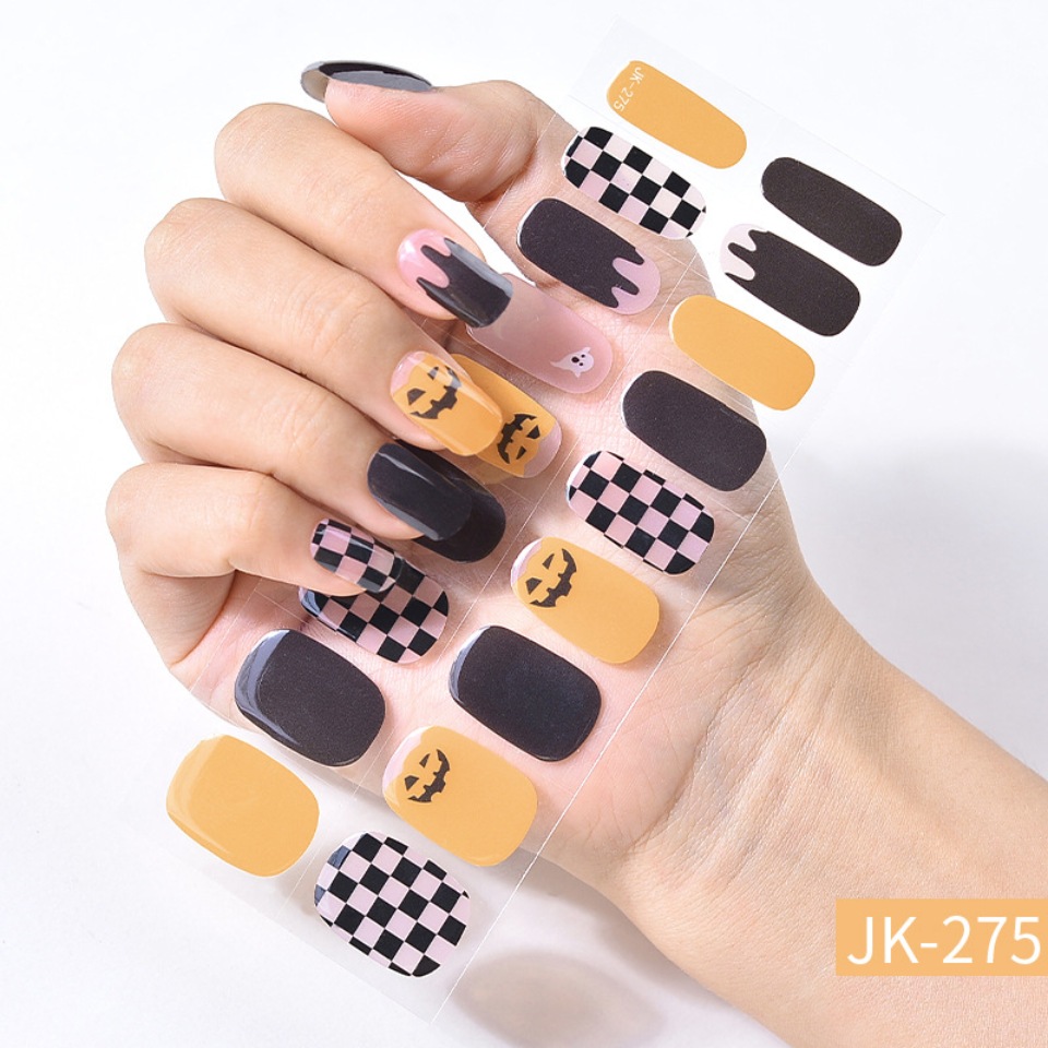 Alin ang mas nakakapinsala, mga nail sticker o pininturahan na mga kuko