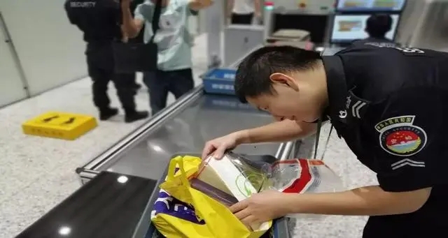 Maaari bang dalhin ng nail oil sa eroplano?